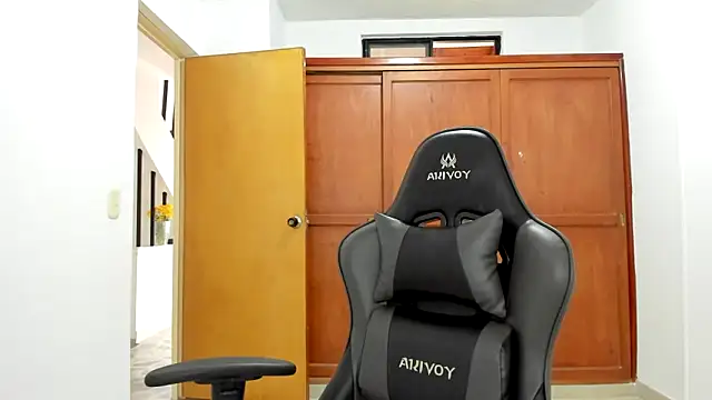 Snapshot of avellanatammy chatting on 02-18-25, 12:49 avellanatammy online show from 02-18-25, 12:49