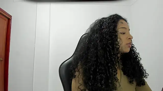 Snapshot of avellanatammy chatting on 09-14-25, 09:14 avellanatammy online show from 09-14-25, 09:14