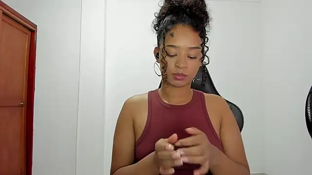 Snapshot of avellanatammy chatting on 09-23-25, 01:41 avellanatammy online show from 09-23-25, 01:41