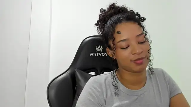 Snapshot of avellanatammy chatting on 10-04-25, 02:09 avellanatammy online show from 10-04-25, 02:09