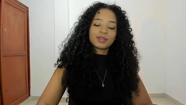 Snapshot of avellanatammy chatting on 10-10-25, 01:04 avellanatammy online show from 10-10-25, 01:04