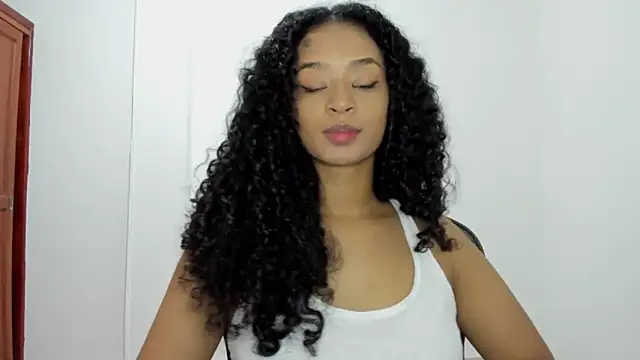 Snapshot of avellanatammy chatting on 10-14-25, 07:36 avellanatammy online show from 10-14-25, 07:36