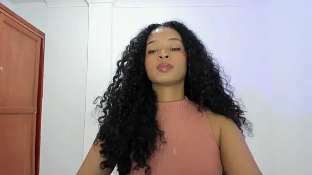 Snapshot of avellanatammy chatting on 10-16-25, 12:44 avellanatammy online show from 10-16-25, 12:44