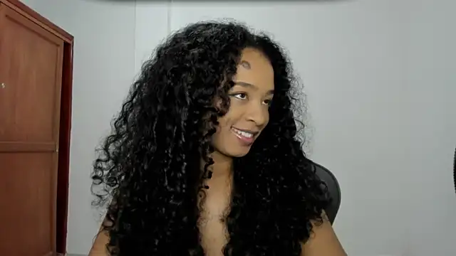 Snapshot of avellanatammy chatting on 11-12-25, 12:44 avellanatammy online show from 11-12-25, 12:44