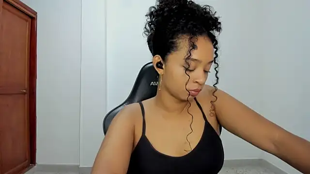 Snapshot of avellanatammy chatting on 11-20-25, 02:12 avellanatammy online show from 11-20-25, 02:12