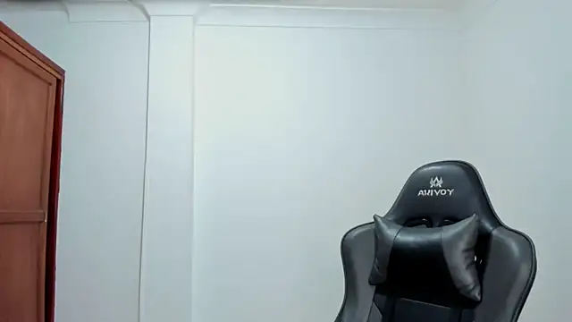 Snapshot of avellanatammy chatting on 11-25-25, 01:16 avellanatammy online show from 11-25-25, 01:16