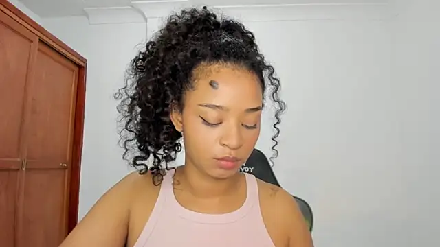 Snapshot of avellanatammy chatting on 11-27-25, 01:40 avellanatammy online show from 11-27-25, 01:40