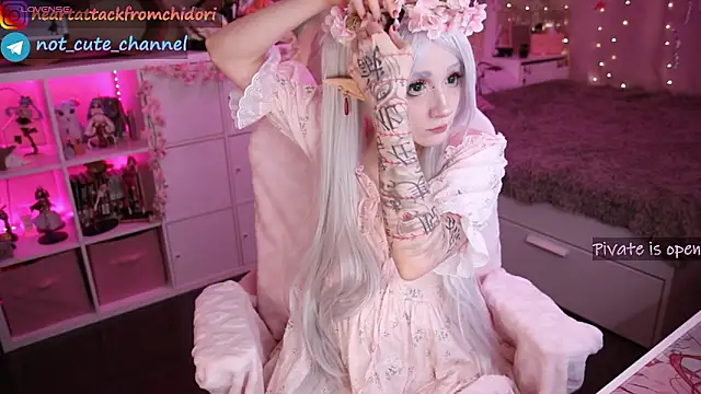 Snapshot of yourcutewaifu chatting on 09-21-25, 11:17 yourcutewaifu online show from 09-21-25, 11:17