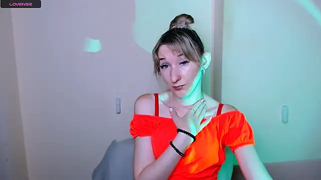 Snapshot of AmandaSell chatting on 07-07-26, 07:23 AmandaSell online show from 07-07-26, 07:23