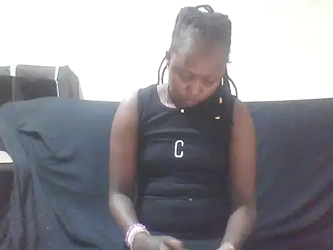 Snapshot of Cute_tamara chatting on 10-15-25, 06:57 Cute tamara online show from 10-15-25, 06:57