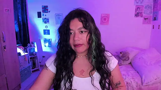 Snapshot of StephaniFox chatting on 12-19-24, 11:57 StephaniFox online show from 12-19-24, 11:57