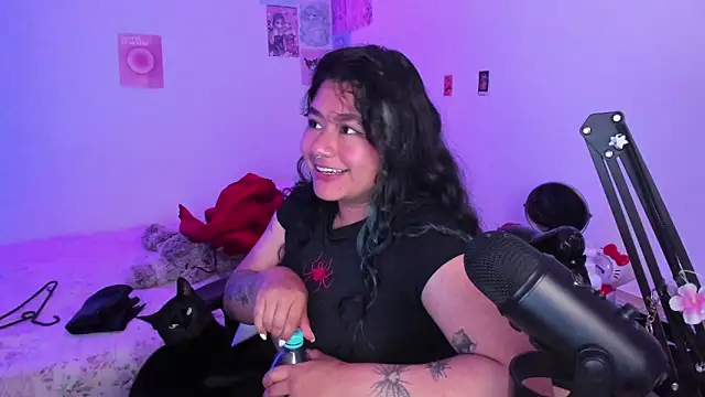 Snapshot of StephaniFox chatting on 12-24-24, 04:11 StephaniFox online show from 12-24-24, 04:11