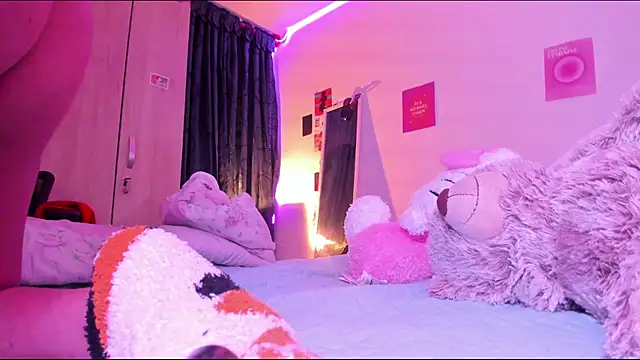 Snapshot of StephaniFox chatting on 01-31-25, 03:52 StephaniFox online show from 01-31-25, 03:52