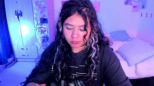 Snapshot of StephaniFox chatting on 02-24-25, 03:44 StephaniFox online show from 02-24-25, 03:44