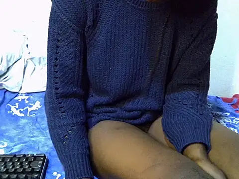 Snapshot of heather_savage chatting on 11-06-25, 03:57 heather savage online show from 11-06-25, 03:57