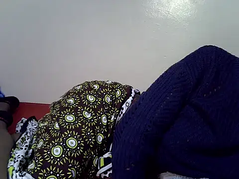 Snapshot of heather_savage chatting on 11-23-25, 11:43 heather savage online show from 11-23-25, 11:43