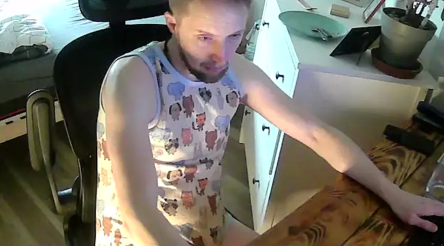 Snapshot of twinkish_90 chatting on 01-15-25, 12:47 twinkish 90 online show from 01-15-25, 12:47