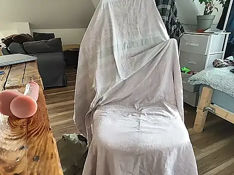 Snapshot of twinkish_90 chatting on 11-06-25, 01:01 twinkish 90 online show from 11-06-25, 01:01