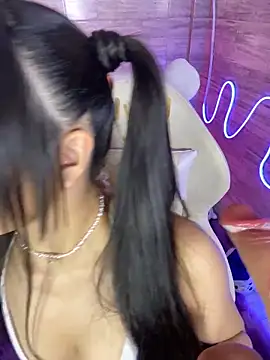 Bubalu Uwwu online show from 12-15-25, 04:28