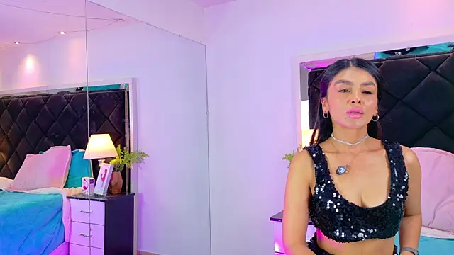 Snapshot of Holly_Brensonexx_ chatting on 11-26-25, 02:18 Holly Brensonexx online show from 11-26-25, 02:18