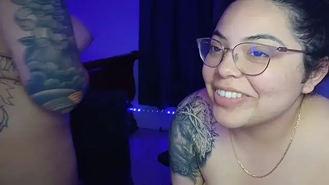 Snapshot of miacanela_xo chatting on 11-05-25, 02:00 miacanela xo online show from 11-05-25, 02:00