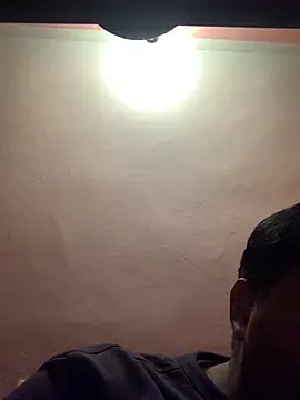 Snapshot of SweetFatBoy chatting on 02-08-25, 04:04 SweetFatBoy online show from 02-08-25, 04:04