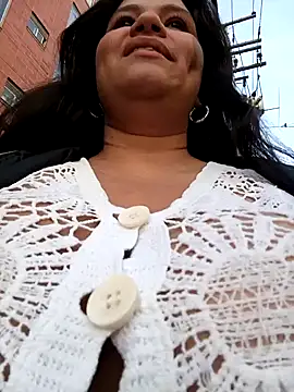 Snapshot of Julieta-tits chatting on 12-14-24, 09:45 Julieta-tits online show from 12-14-24, 09:45