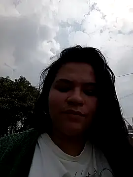 Snapshot of Julieta-tits chatting on 12-15-24, 04:37 Julieta-tits online show from 12-15-24, 04:37