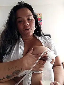 Julieta-tits online show from 04-23-26, 03:03