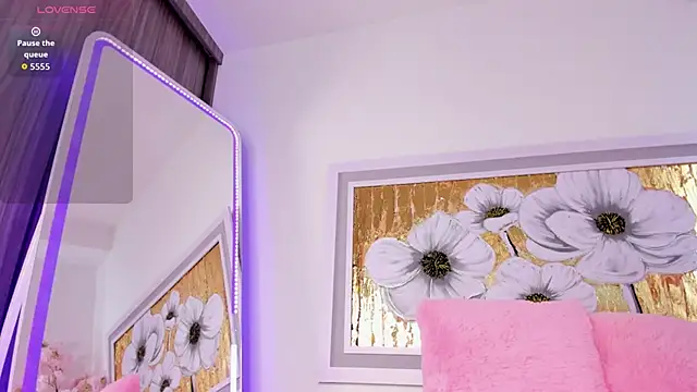 Snapshot of aaryy_ chatting on 10-08-25, 06:16 aaryy online show from 10-08-25, 06:16