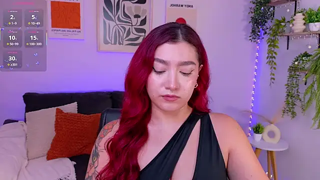 Snapshot of ViolettCastel chatting on 05-12-26, 08:06 ViolettCastel online show from 05-12-26, 08:06