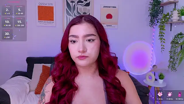 Snapshot of ViolettCastel chatting on 06-11-26, 07:23 ViolettCastel online show from 06-11-26, 07:23