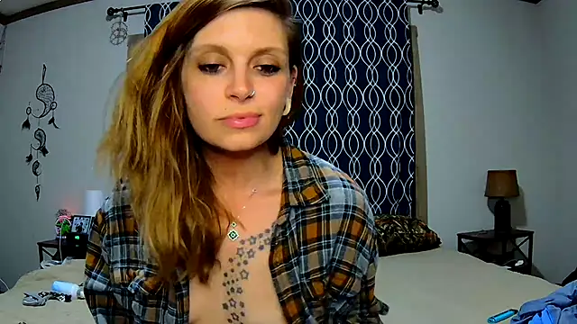 Snapshot of ZeelaXoXo chatting on 01-10-25, 10:06 ZeelaXoXo online show from 01-10-25, 10:06