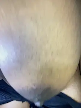 Snapshot of AssMilkymellowxx chatting on 11-16-25, 04:07 AssMilkymellowxx online show from 11-16-25, 04:07