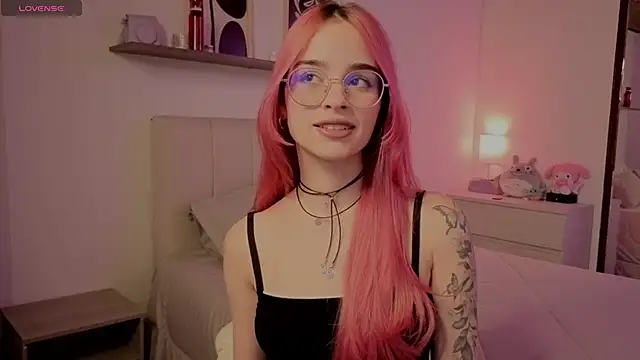 Roxxy mora online show from 12-02-25, 11:45