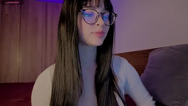 Snapshot of Roxxy_mora chatting on 06-23-26, 10:30 Roxxy mora online show from 06-23-26, 10:30