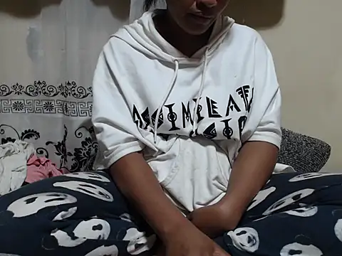 Snapshot of Linda_sexy chatting on 09-28-25, 03:39 Linda sexy online show from 09-28-25, 03:39