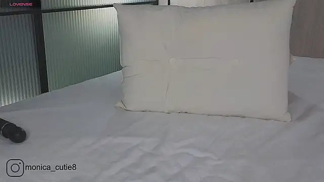 Snapshot of Monikacutie chatting on 02-28-25, 07:26 Monikacutie online show from 02-28-25, 07:26