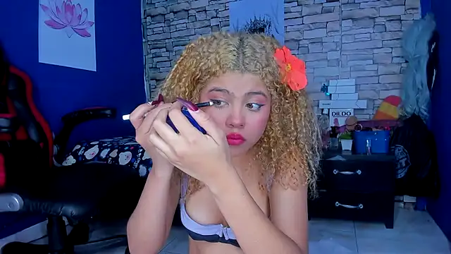 Snapshot of sofiacastillo01 chatting on 02-27-25, 05:26 sofiacastillo01 online show from 02-27-25, 05:26