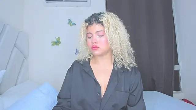 sofiacastillo01 online show from 04-10-26, 05:17