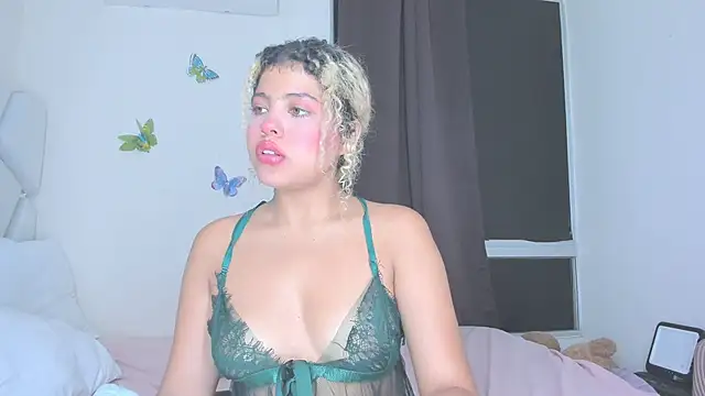 Snapshot of sofiacastillo01 chatting on 04-29-26, 11:11 sofiacastillo01 online show from 04-29-26, 11:11