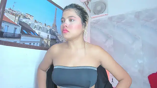 Snapshot of sofiacastillo01 chatting on 05-28-26, 01:41 sofiacastillo01 online show from 05-28-26, 01:41