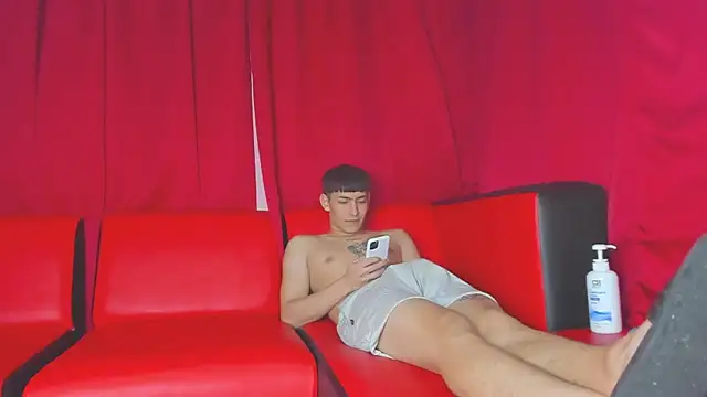 Snapshot of Extreme_Team8 chatting on 02-03-25, 08:57 Extreme Team8 online show from 02-03-25, 08:57