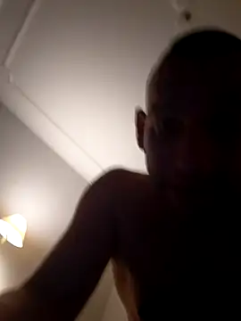 Snapshot of Bartzrl chatting on 10-10-25, 05:45 Bartzrl online show from 10-10-25, 05:45