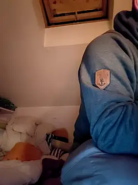 Snapshot of Bartzrl chatting on 11-11-25, 01:38 Bartzrl online show from 11-11-25, 01:38