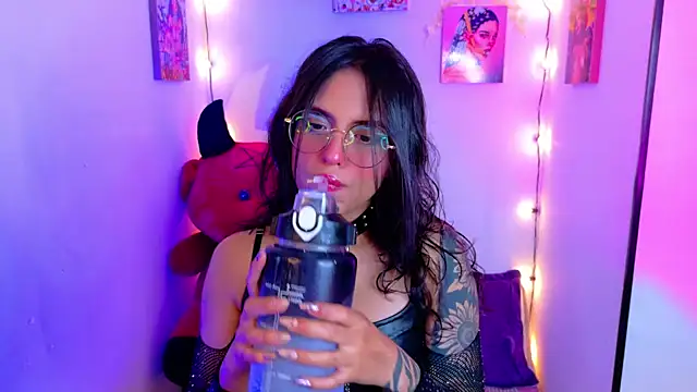 Snapshot of Dann_dan chatting on 12-04-24, 03:15 Dann dan online show from 12-04-24, 03:15