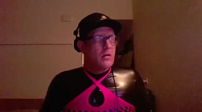 Bigthroaterboy online show from 03-06-25, 07:10