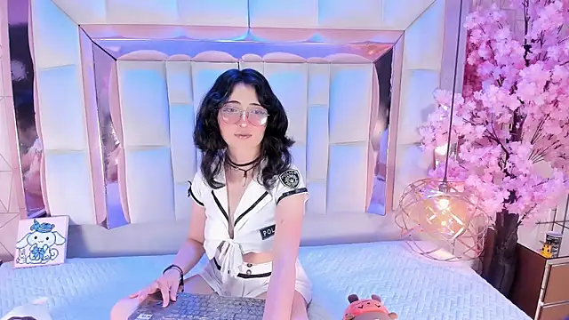 SaraMartini1 online show from 11-14-25, 05:50