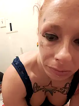 Snapshot of vvictoria_xxx chatting on 10-18-25, 12:35 vvictoria xxx online show from 10-18-25, 12:35