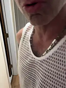 Snapshot of DaddySnowXX chatting on 03-17-25, 04:40 DaddySnowXX online show from 03-17-25, 04:40